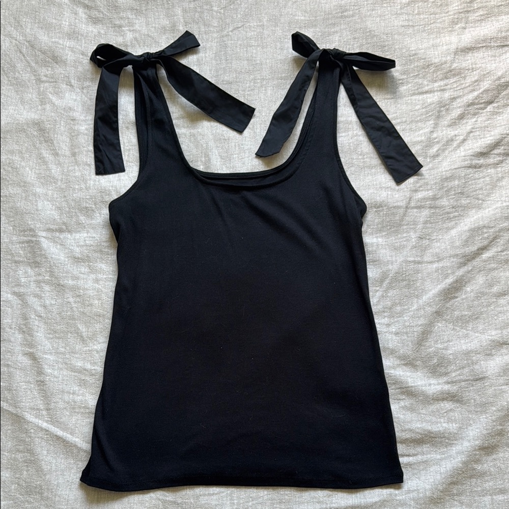 Elegant Black Sleeveless Top with Bow Straps